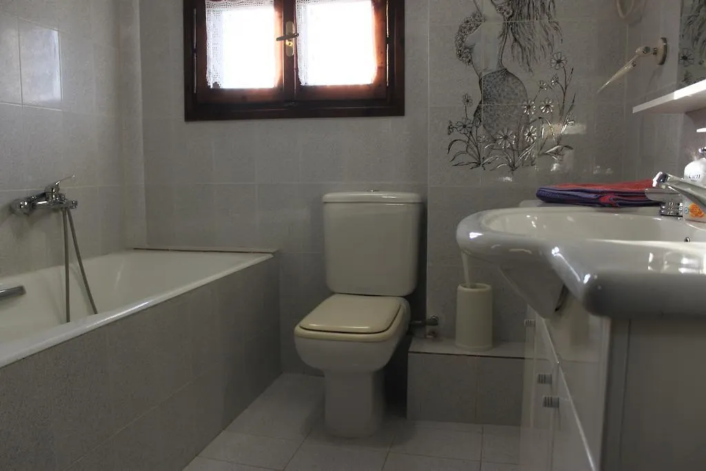 דירות וורוורו Garden House יוון