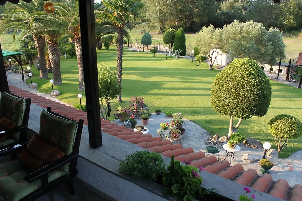 דירות וורוורו Garden House יוון